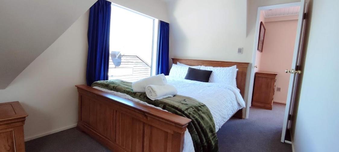 Spacious Home With Awesome Lake Views Distretto di Distretto di Queenstown Esterno foto