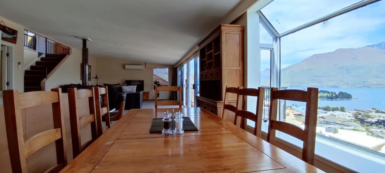 Spacious Home With Awesome Lake Views Distretto di Distretto di Queenstown Esterno foto