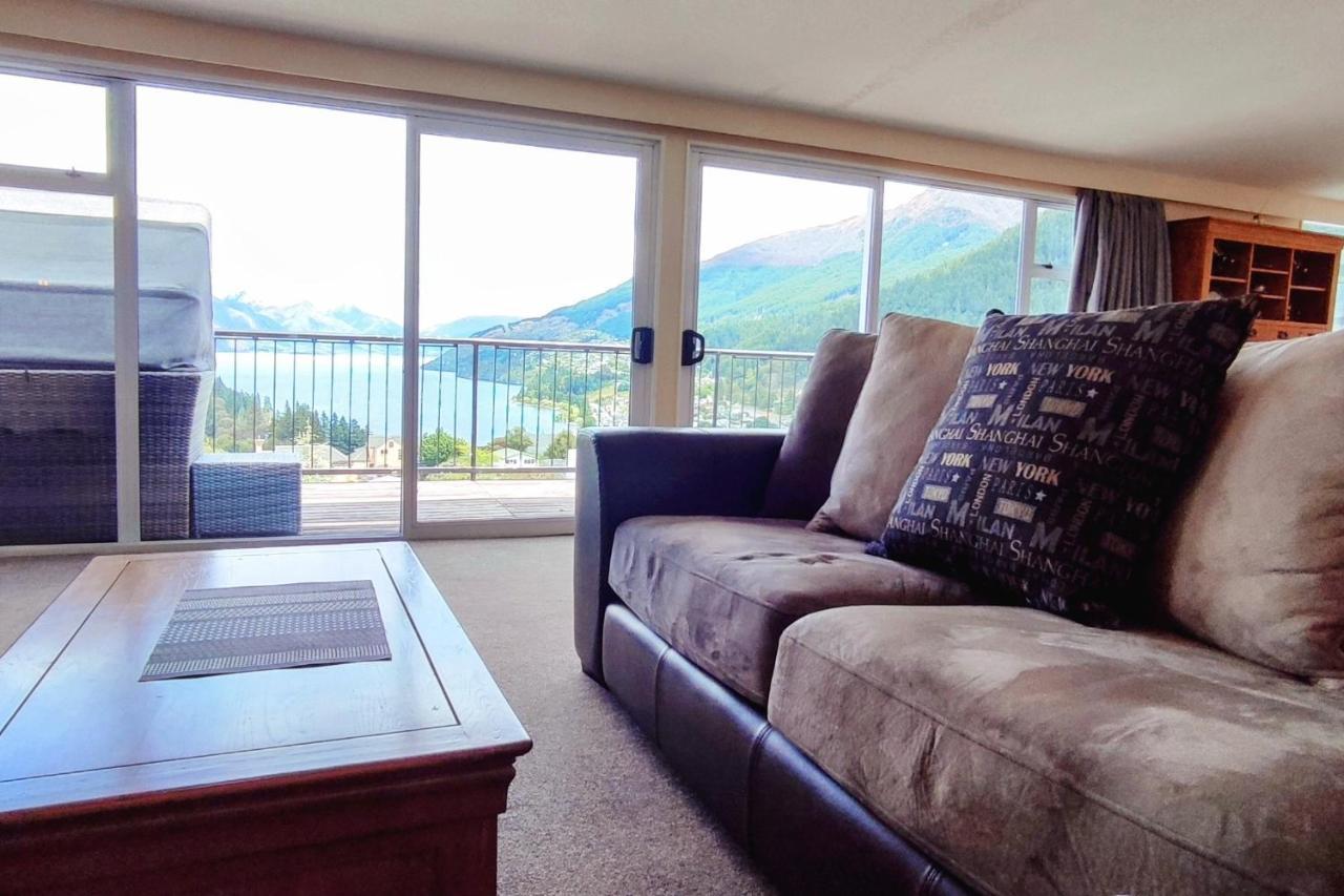 Spacious Home With Awesome Lake Views Distretto di Distretto di Queenstown Esterno foto